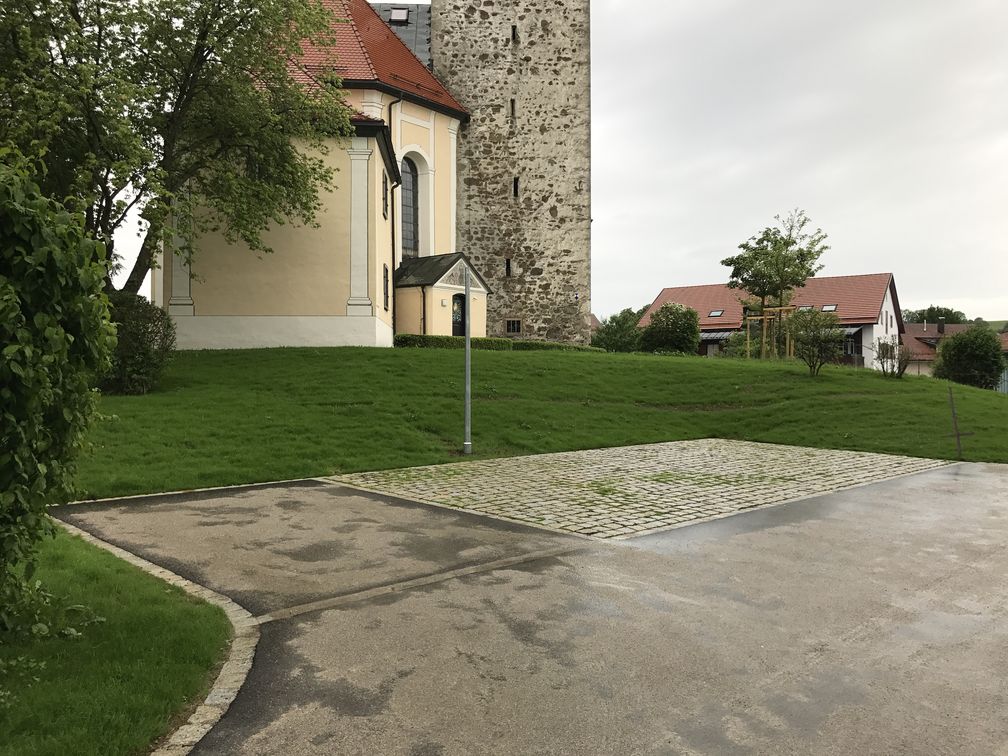 Parkplätze im Pfarrweg