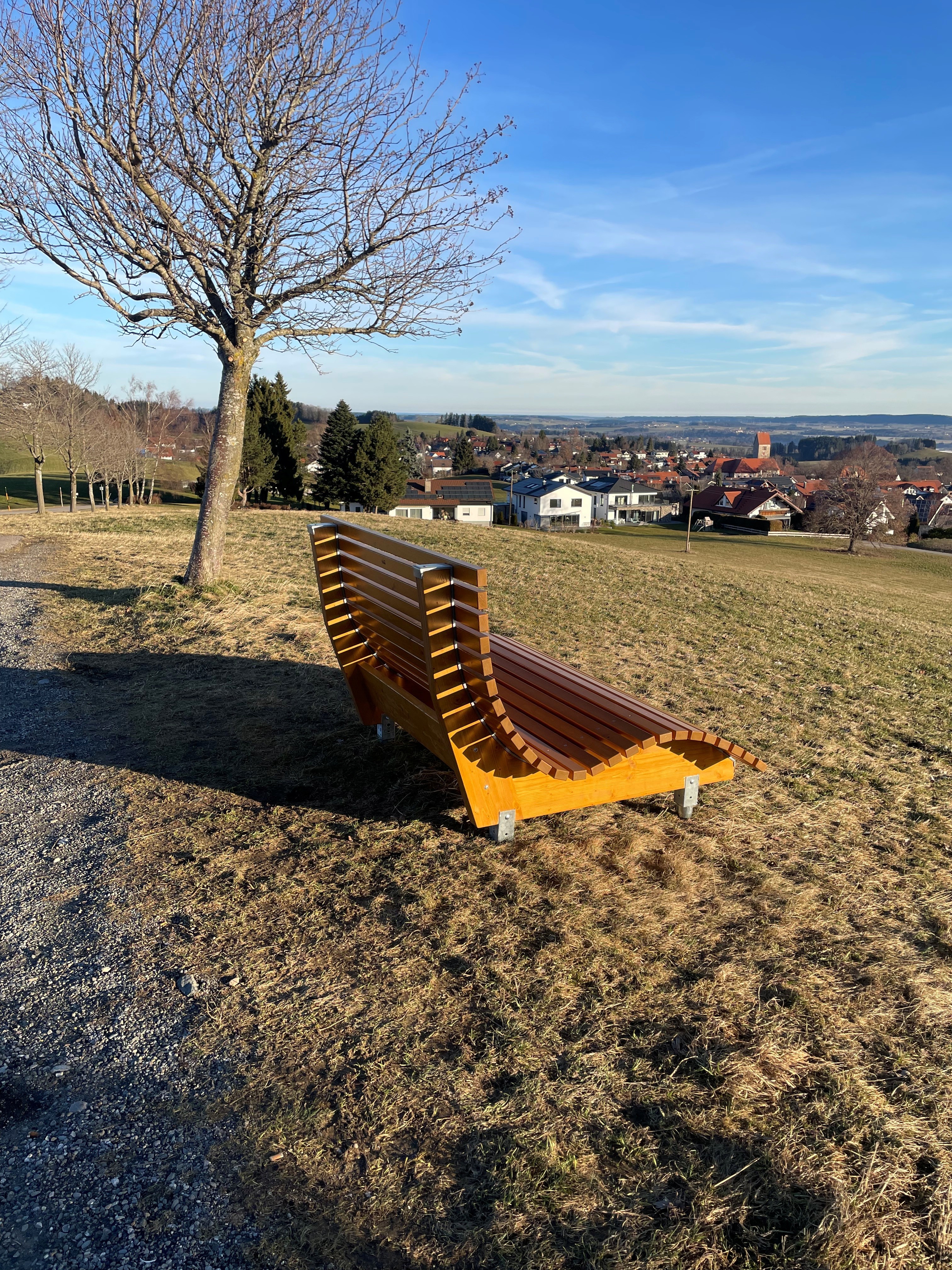 Neue Ruhebank am Blenderparkplatz
